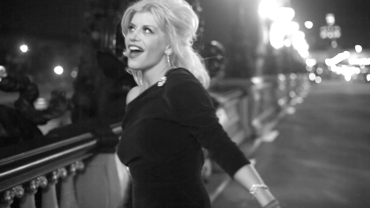 Loredana isi lanseaza cel mai nou videoclip pe www.protv.ro