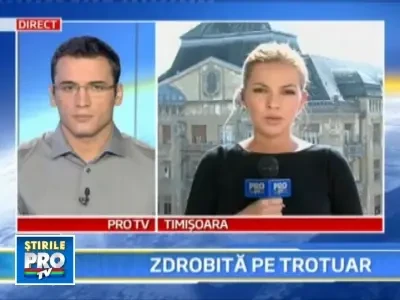 Studenta spulberata pe trotuar de o masina in centrul Timisoarei