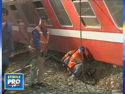 S-a reluat circulatia feroviara dupa degajarea caii ferate la Carcea!