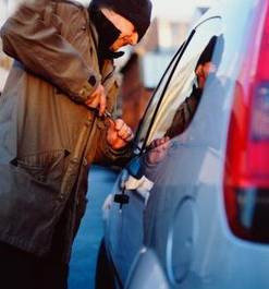 Turistii straini de la Brasov, instruiti de politisti sa-i "evite" pe hoti