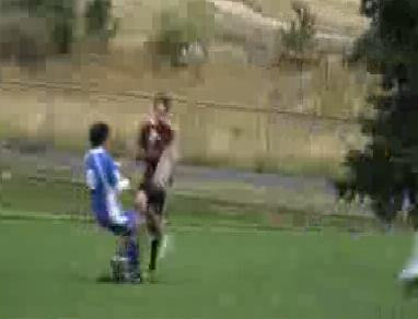 Un portar si-a DESFIGURAT adversarul si l-a lasat intr-o balta de sange!