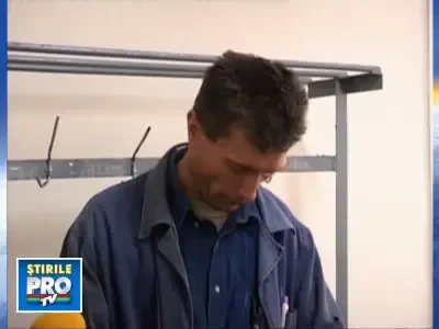 Si-au furat singuri camasa! Patru lucratori CFR, cercetati penal!