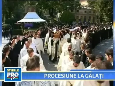 Inghesuiala la Galati, la moastele mucenicilor de la Manastirea Niculitel