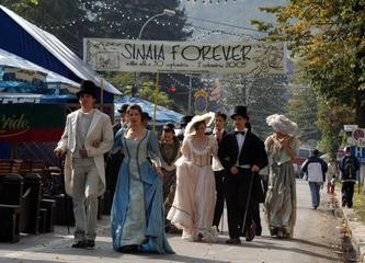 Piese de teatru si foc de artificii la festivalul toamnei "Sinaia forever"!