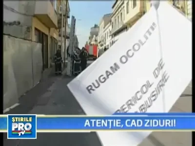 Au vazut moartea cu ochii, dupa ce zidul apartamentului s-a prabusit