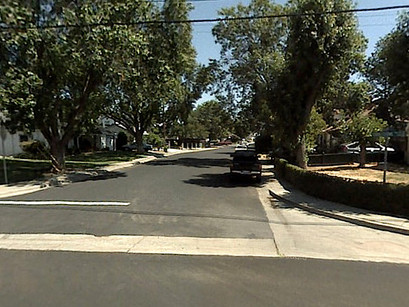 Ea l-a parasit de un an. El o urmarea cu avionul