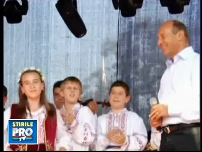 Traian Basescu alaturi de Aurel Tamas la Magrita, judetul Bihor