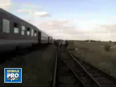 Rapidul 661 Bucuresti - Iasi a deraiat in Berheci, judetul Galati! VIDEO
