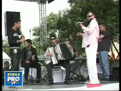 Petrecere mare in Draganesti-Olt: regele Stanescu isi logodeste nepotul