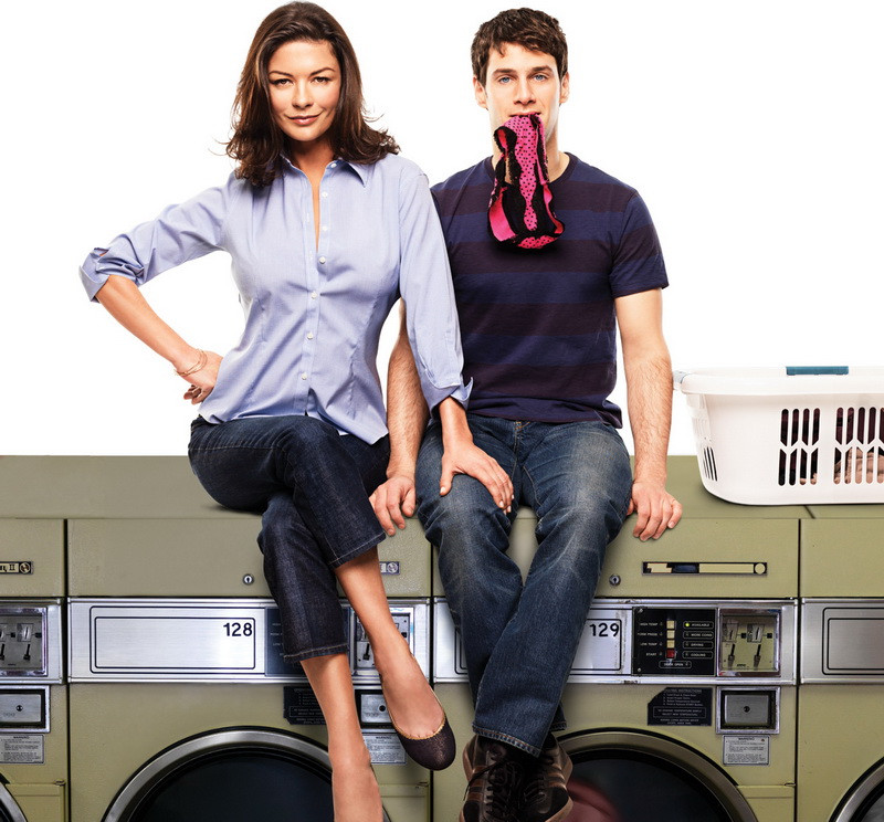 Catherine Zeta Jones, sexy in "Idila cu dadaca mea"