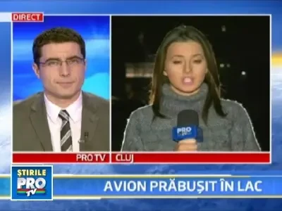 Au cazut cu avionul intr-un lac, au scapat cu viata, iar apoi au fugit!