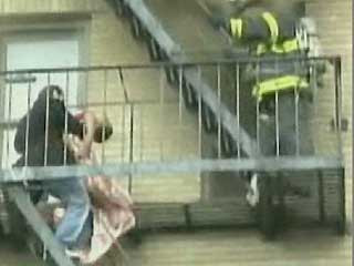 Eroul roman din New York a avut un sprijin de nadejde intr-un pompier