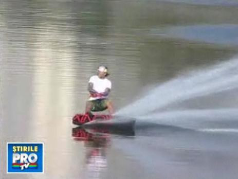 Asa a pacalit traficul! Wakeboarding in centrul Capitalei, pe Dambovita!