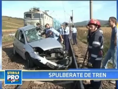 Doua vieti tinere spulberate din iconstienta pe calea ferata!