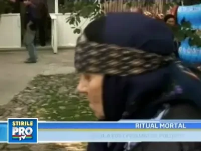 A murit in timp ce "vindecatoarea" ii dadea in bobi!