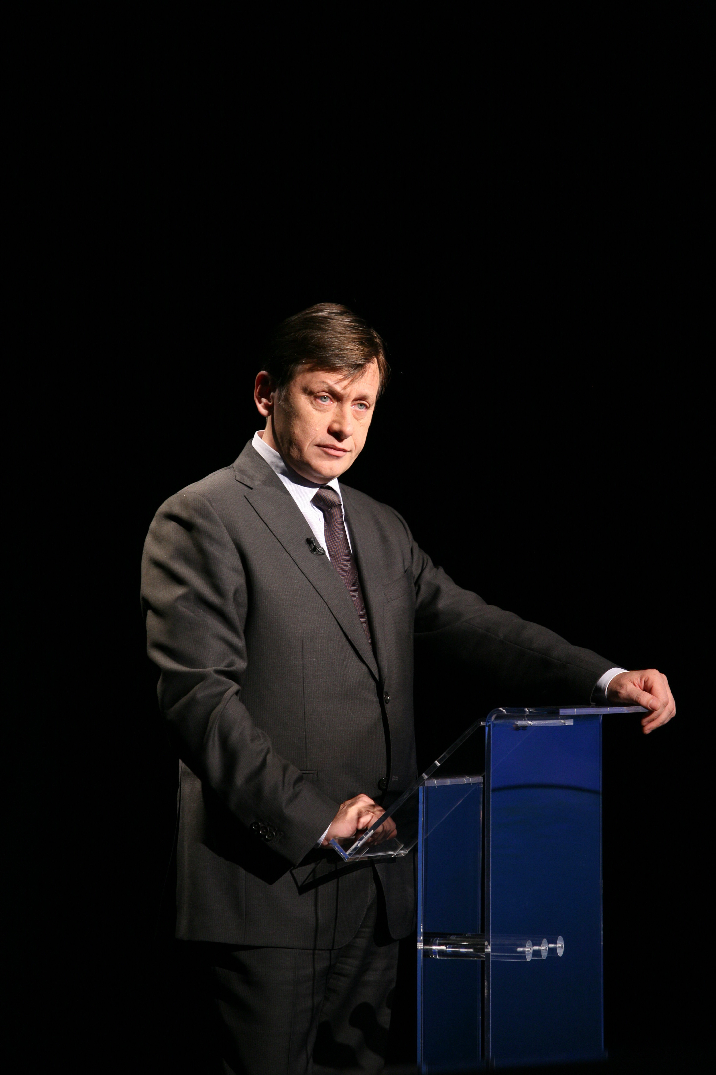 PNL l-a desemnat pe Antonescu premier, daca functia revine partidului