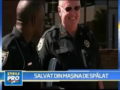 Si-a facut "baie" in masina de spalat!