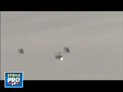 Sute de oameni au ignorat ploaia pentru mitingul aviatic de la Henri Coanda