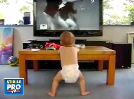 All the single... babies!?! Uite-l cum danseaza pe muzica lui Beyonce!