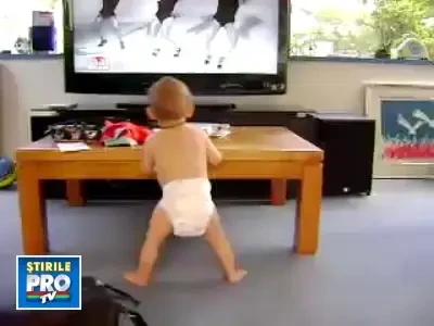 All the single... babies!?! Uite-l cum danseaza pe muzica lui Beyonce!