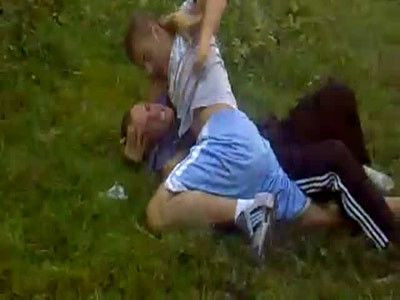 Local kombat la iarba verde: pentru bani, dar si pentru fani! VEZI VIDEO!