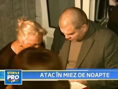 Batuti si amenintati in propria casa, de patru indivizi mascati!