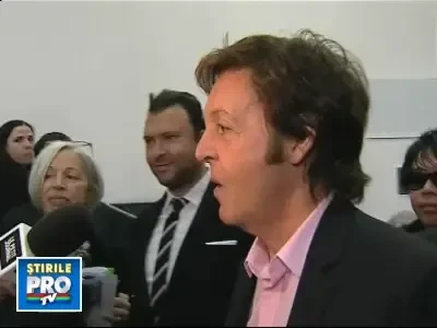 Stella McCartney si-a prezentat colectia primavara-vara la Paris