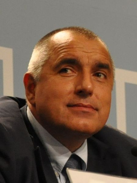 Maneaua sexi pentru premierul Bulgariei! Pe cand una si pentru Boc?