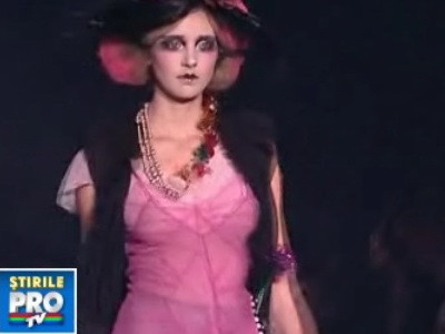 John Galliano a adus Sunset Boulevard la Paris!