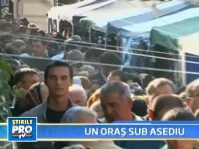 Au lesinat pe capete incercand sa atinga moastele Sfintei Parascheva!