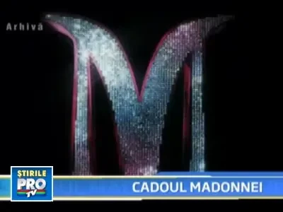 Danseaza in pantofii Madonnei la Balul de Caritate de Halloween!