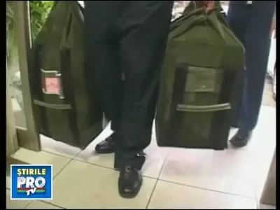 A gasit 235.000 de dolari si i-a predat politiei!