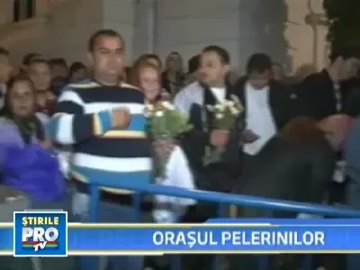 Credinciosii fac coada la moastele Sfintei Prascheva, la 8 grade Celsius!