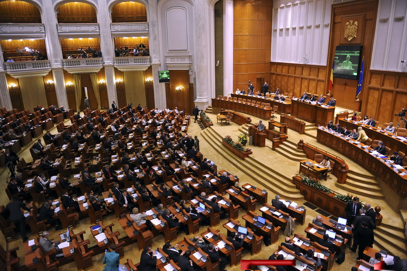 Parlamentul il sprijina "oficial" pe Johannis pentru postul de premier