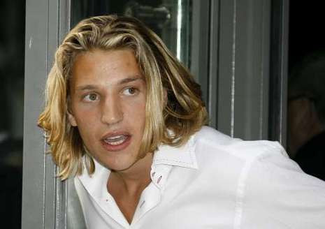 Fiul lui Sarkozy, motiv de proteste in Franta