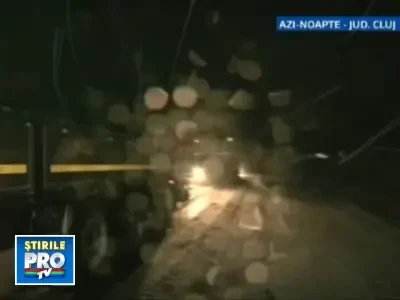 Iarna la prima repetitie! Mai multe drumuri blocate din cauza zapezii