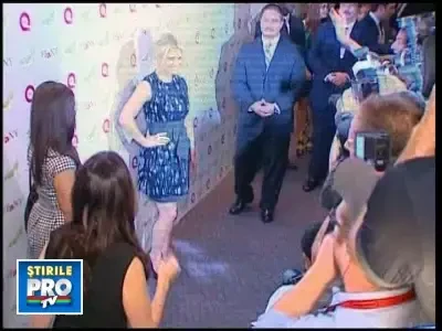 Jessica Simpson doneaza pantofi, in scopuri caritabile!