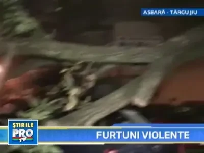 Furtunile violente au facut victime si pagube insemnate