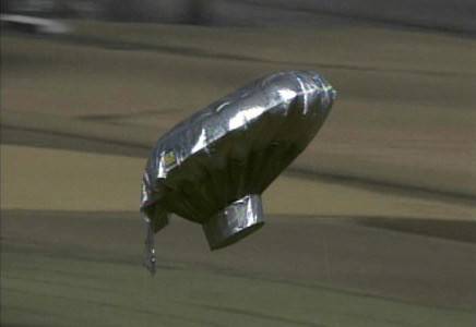 A facut o lume intreaga sa creada ca la 6 ani a zburat singur intr-un balon