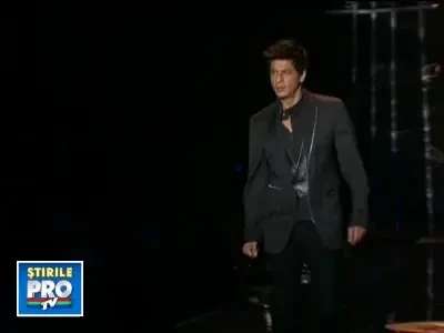 Tinute "rock star", la prezentarile de moda din India