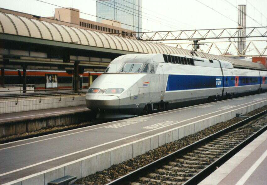 Se intampla si la altii. Gara de Nord din Paris, paralizata de furturi
