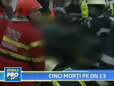 Cinci oameni si-au pierdut viata in urma unui grav accident pe DN 13