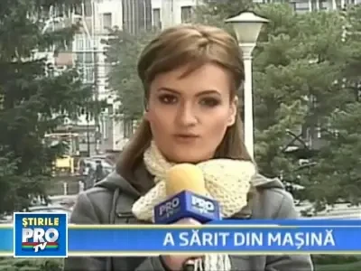 A scapat in ultima secunda dupa ce masina a luat-o la vale spre Dunare