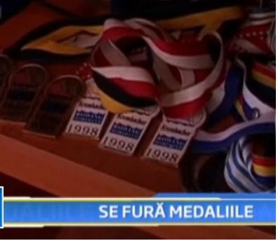 A transpirat degeaba! Cineva i-a furat medalia olimpica de aur din casa