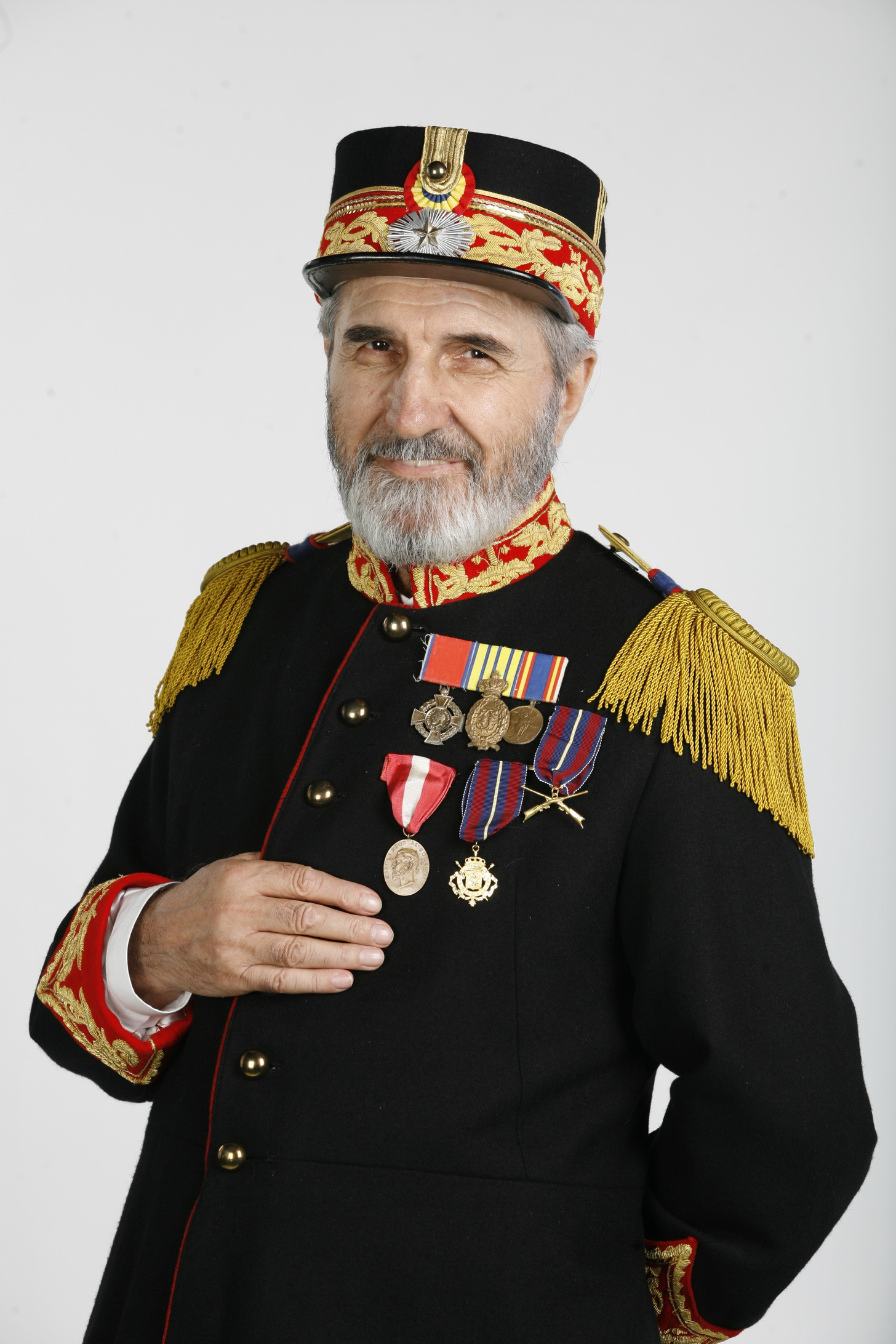 Gheorghe Dinica. Roluri memorabile in Inima de tigan, Regina si Aniela