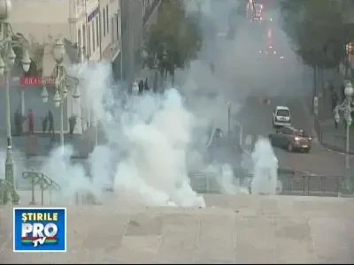 Meciul Marseille - PSG, amanat! Cele doua galerii au explodat!