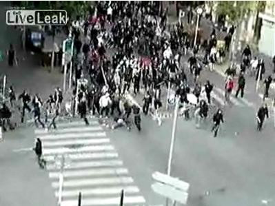 Socant! Suporter calcat de masina in timpul incidentelor de la Marsilia!