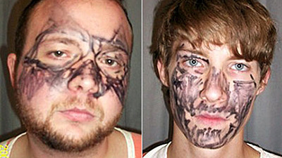 Cei mai PROSTI hoti din lume! In lipsa de cagule, s-au mazgalit pe fata!