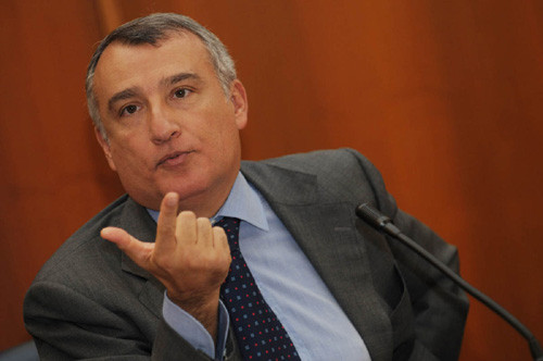 Un prefect italian a demisionat, dupa ce a fost surprins cu un transexual