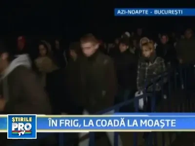 Cea mai grea noapte la Mitropolie: temperaturi mici, cozi uriase!